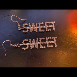 “SWEET” rhinestone, dangle earrings!